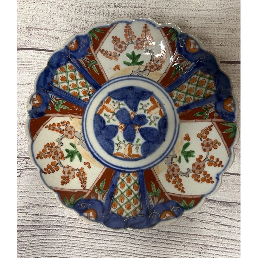 Late-19th C Japanese Meiji‎ Period Imari Hand-Painted Scalloped Plate 8.5″